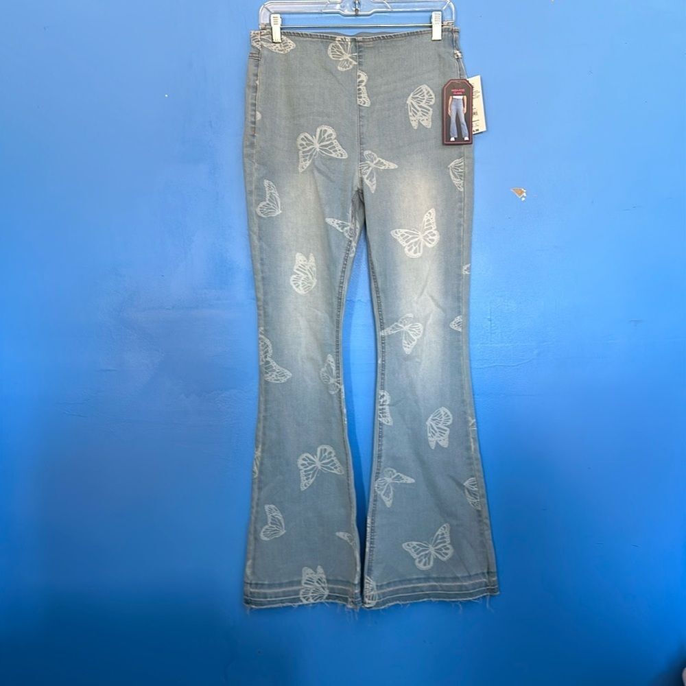 No Boundaries Women's Light Wash High-Rise Flare Stretch Jeans Size Medium (7-9)